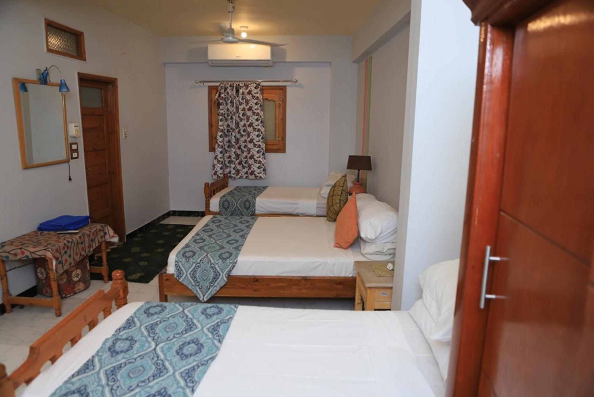 Amon Hotel Luxor Exterior foto