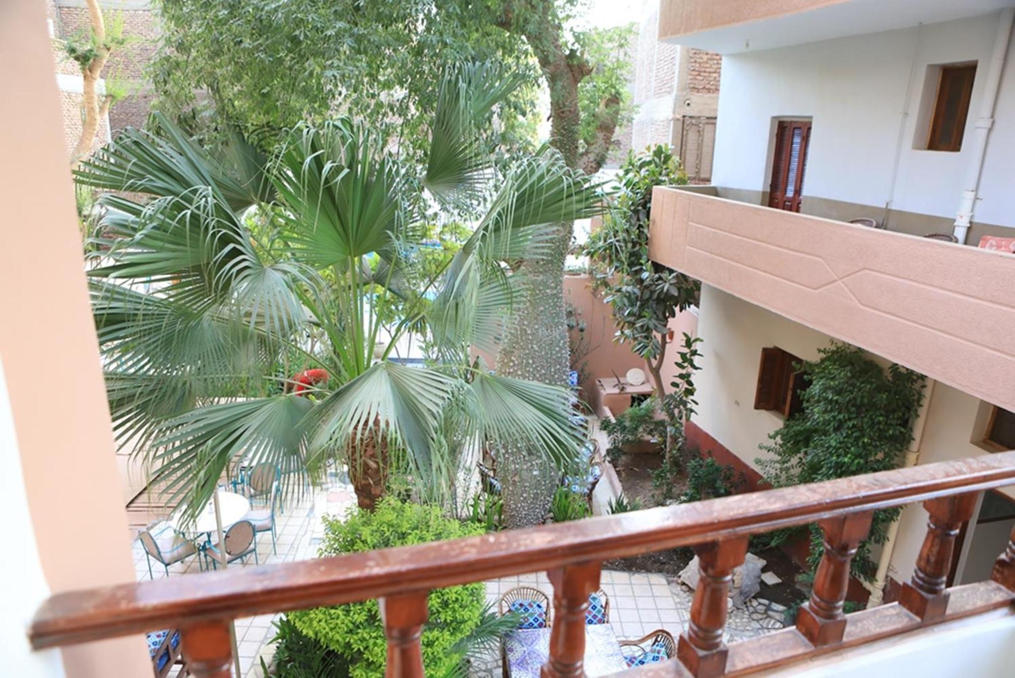 Amon Hotel Luxor Exterior foto